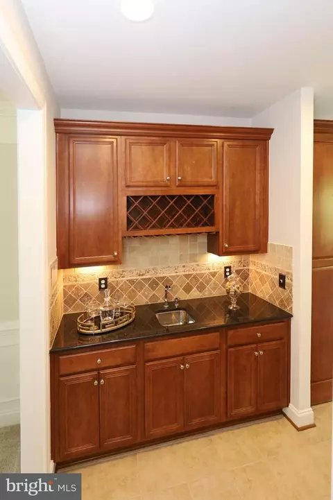 Kitchen - 9307 Castle Hill Rd, Springfield, VA 22153 photo 8 of 8