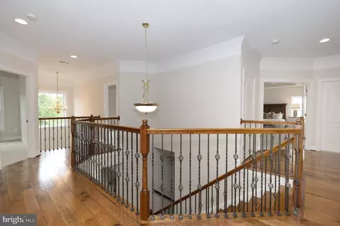 Entry Way - 9307 Castle Hill Rd, Springfield, VA 22153 photo 6 of 7