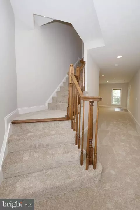 Entry Way - 9307 Castle Hill Rd, Springfield, VA 22153 photo 7 of 7