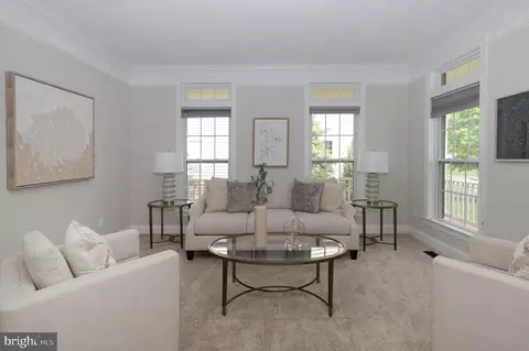 Living - 9307 Castle Hill Rd, Springfield, VA 22153 photo 1 of 10