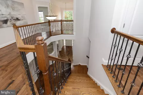Entry Way - 9307 Castle Hill Rd, Springfield, VA 22153 photo 5 of 7