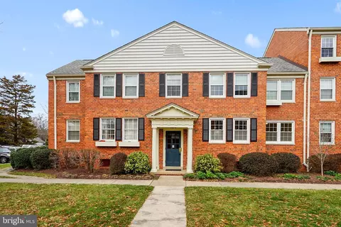 6504 Boulevard Vw #A2, Alexandria, VA 22307