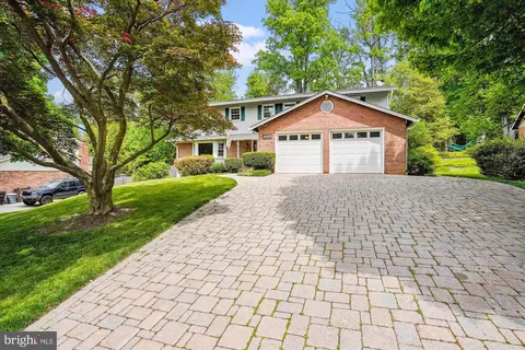 2017 Powhatan St, Falls Church, VA 22043