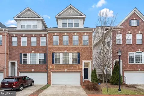 8072 Criaza Branch Ct, Vienna, VA 22182