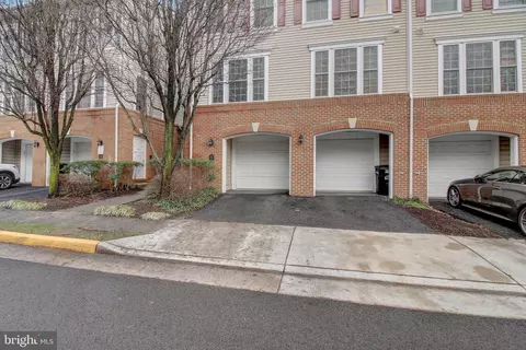 7137 Huntley Creek Pl #56, Alexandria, VA 22306