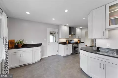 8604 Greeley Blvd, Springfield, VA 22152 photo 15