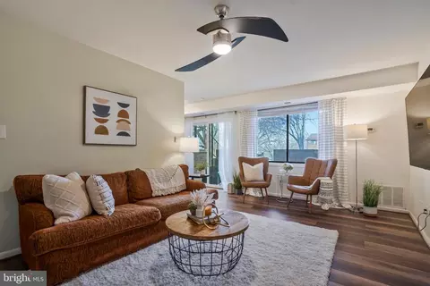 6433 Richmond Hwy #101, Alexandria, VA 22306
