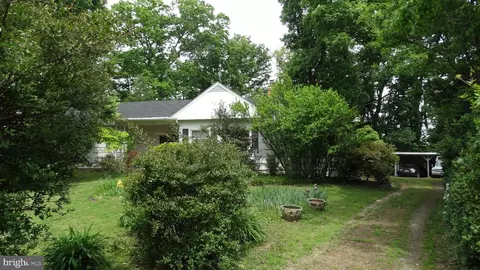 5700 Palin Pl, Alexandria, VA 22303