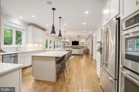 2512 Drexel St, Vienna, VA 22180 photo 21