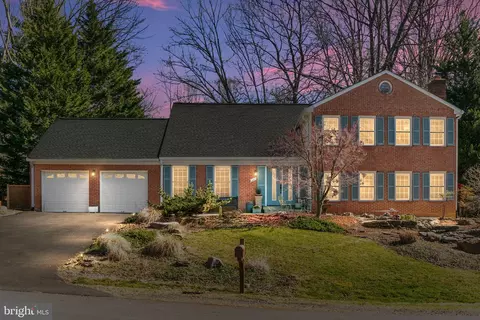 3317 Cranbrook Ct, Oakton, VA 22124
