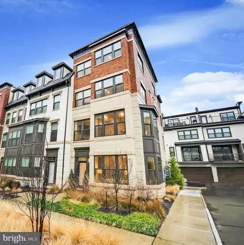 116 Market Sq NW #21, Vienna, VA 22180