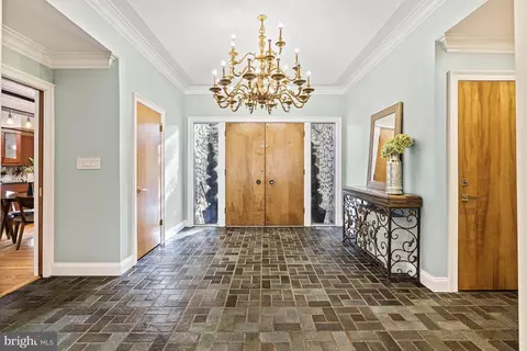 7652 Burford Dr, Mclean, VA 22102 photo 4