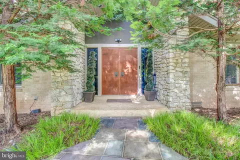 7652 Burford Dr, Mclean, VA 22102 photo 3