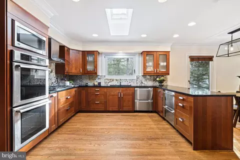 7652 Burford Dr, Mclean, VA 22102 photo 12