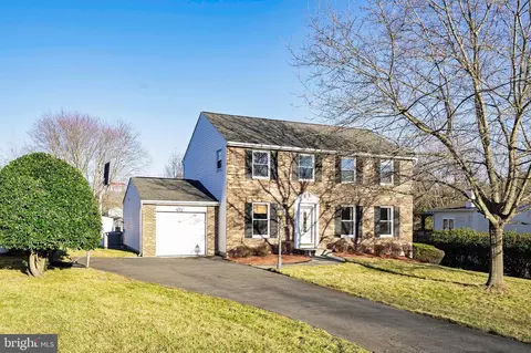 15111 Elk Run Rd, Chantilly, VA 20151