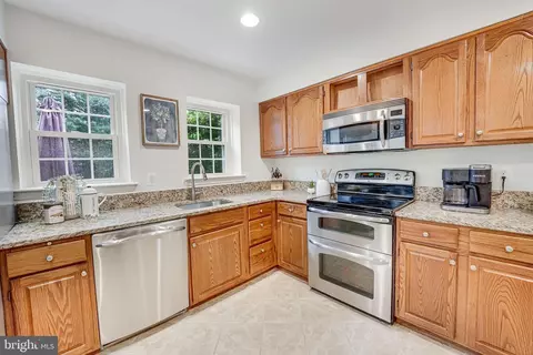 2111 Golf Course Dr, Reston, VA 20191 photo 12