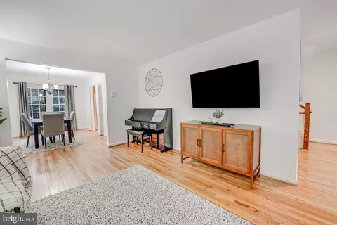 2111 Golf Course Dr, Reston, VA 20191 photo 6