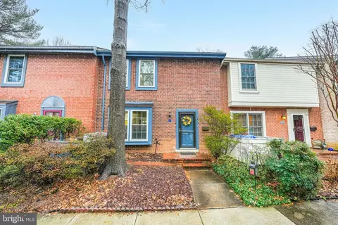 2111 Golf Course Dr, Reston, VA 20191