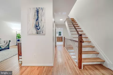 2111 Golf Course Dr, Reston, VA 20191 photo 2