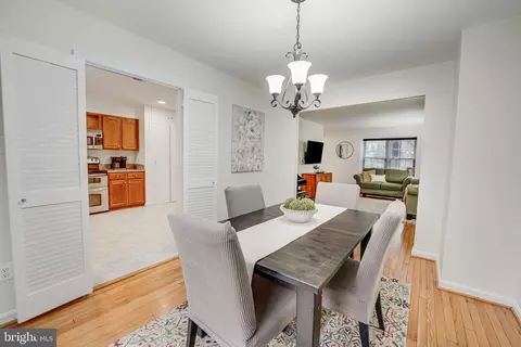 2111 Golf Course Dr, Reston, VA 20191 photo 8