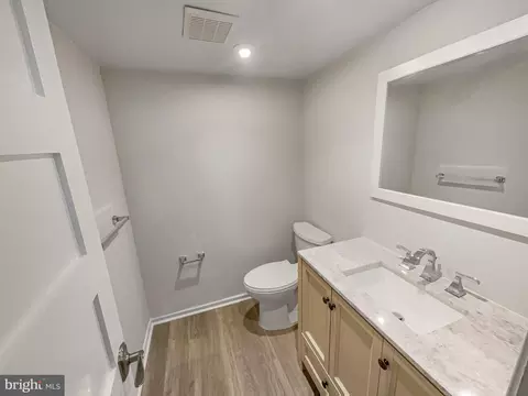 5492 Lighthouse Ln, Burke, VA 22015 photo 15