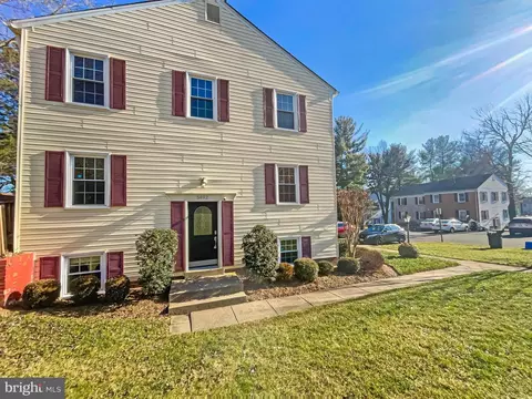 5492 Lighthouse Ln, Burke, VA 22015