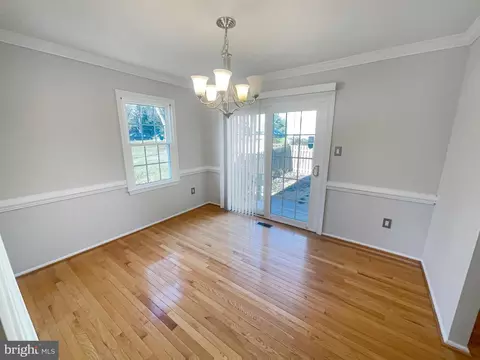 5492 Lighthouse Ln, Burke, VA 22015 photo 3