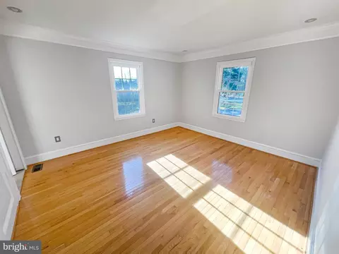 5492 Lighthouse Ln, Burke, VA 22015 photo 5