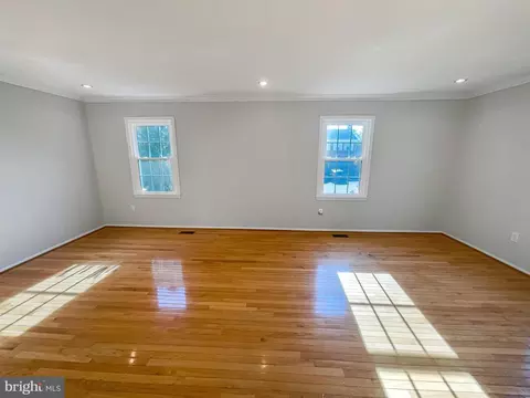5492 Lighthouse Ln, Burke, VA 22015 photo 6