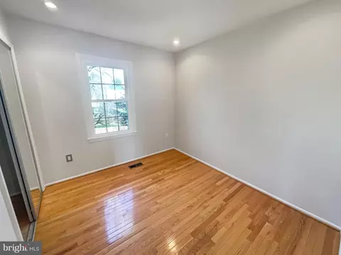 5492 Lighthouse Ln, Burke, VA 22015 photo 13
