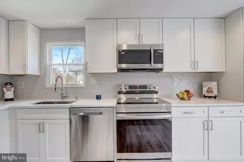 2901 Hideaway Rd, Fairfax, VA 22031 photo 13