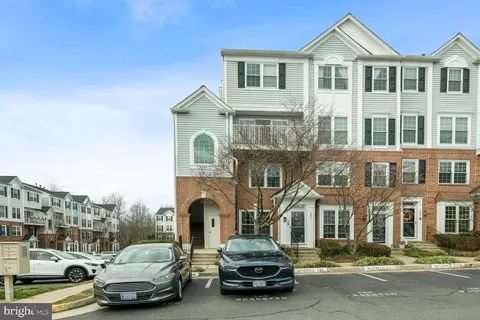 5994 Kimberly Anne Way #302, Alexandria, VA 22310