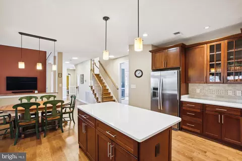 Kitchen - 2792 Dylan Schar Ct, Herndon, VA 20171 photo 4 of 7