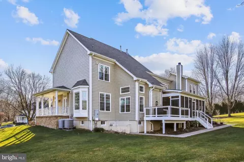 Exterior - 2792 Dylan Schar Ct, Herndon, VA 20171 photo 14 of 24