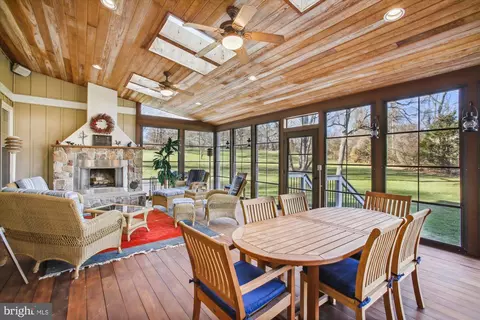 Exterior - 2792 Dylan Schar Ct, Herndon, VA 20171 photo 5 of 24