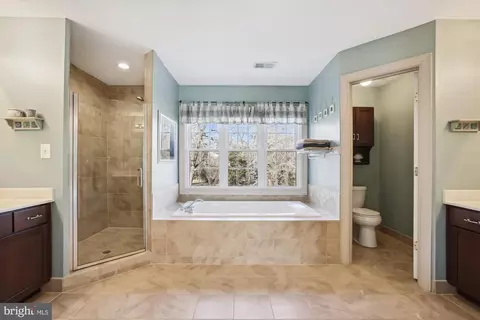 Bath - 2792 Dylan Schar Ct, Herndon, VA 20171 photo 1 of 8