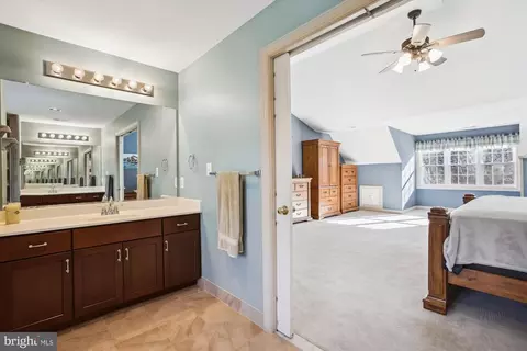 Bath - 2792 Dylan Schar Ct, Herndon, VA 20171 photo 3 of 8