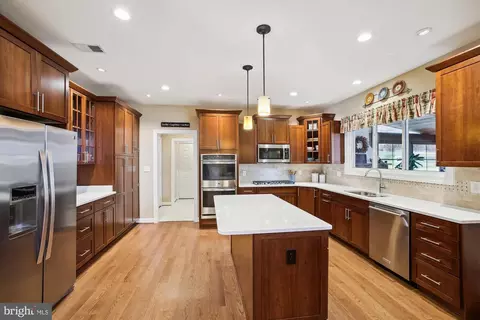 Kitchen - 2792 Dylan Schar Ct, Herndon, VA 20171 photo 2 of 7