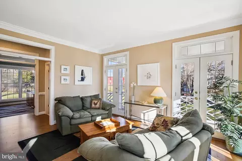 Living - 2792 Dylan Schar Ct, Herndon, VA 20171 photo 2 of 11