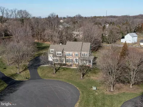 Exterior - 2792 Dylan Schar Ct, Herndon, VA 20171 photo 2 of 24