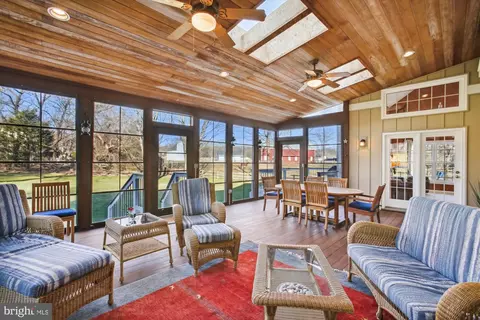 Living - 2792 Dylan Schar Ct, Herndon, VA 20171 photo 7 of 11
