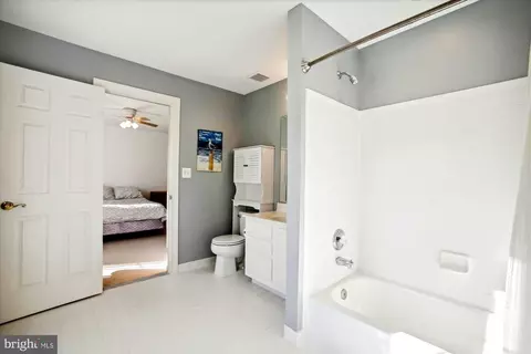 Bath - 2792 Dylan Schar Ct, Herndon, VA 20171 photo 6 of 8