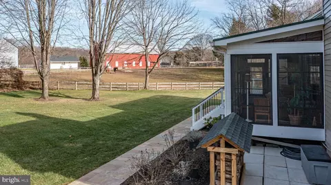 Exterior - 2792 Dylan Schar Ct, Herndon, VA 20171 photo 13 of 24