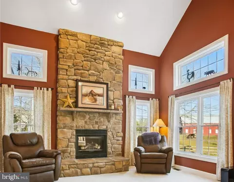 Living - 2792 Dylan Schar Ct, Herndon, VA 20171 photo 3 of 11