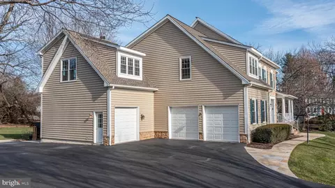 Exterior - 2792 Dylan Schar Ct, Herndon, VA 20171 photo 16 of 24