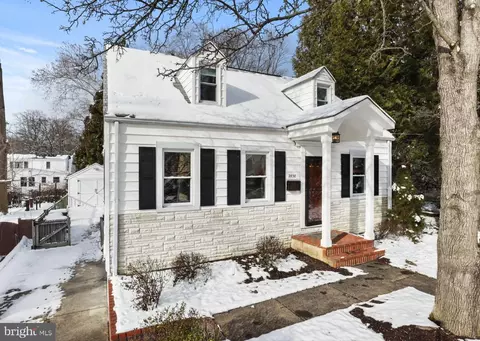 2838 Greenway Blvd, Falls Church, VA 22042