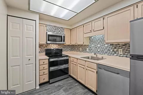 7640 Provincial Dr #110, Mclean, VA 22102 photo 7