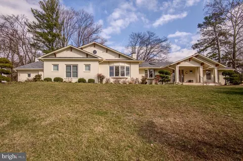2615 Oak Valley Dr, Vienna, VA 22181