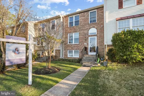 13235 Custom House Ct, Fairfax, VA 22033
