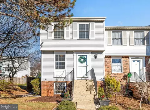 2850 New Providence Ct, Falls Church, VA 22042